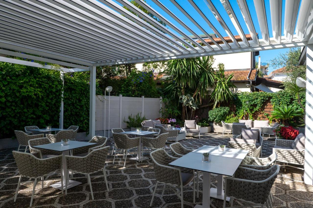 Hotel Helios Diano Marina Extérieur photo