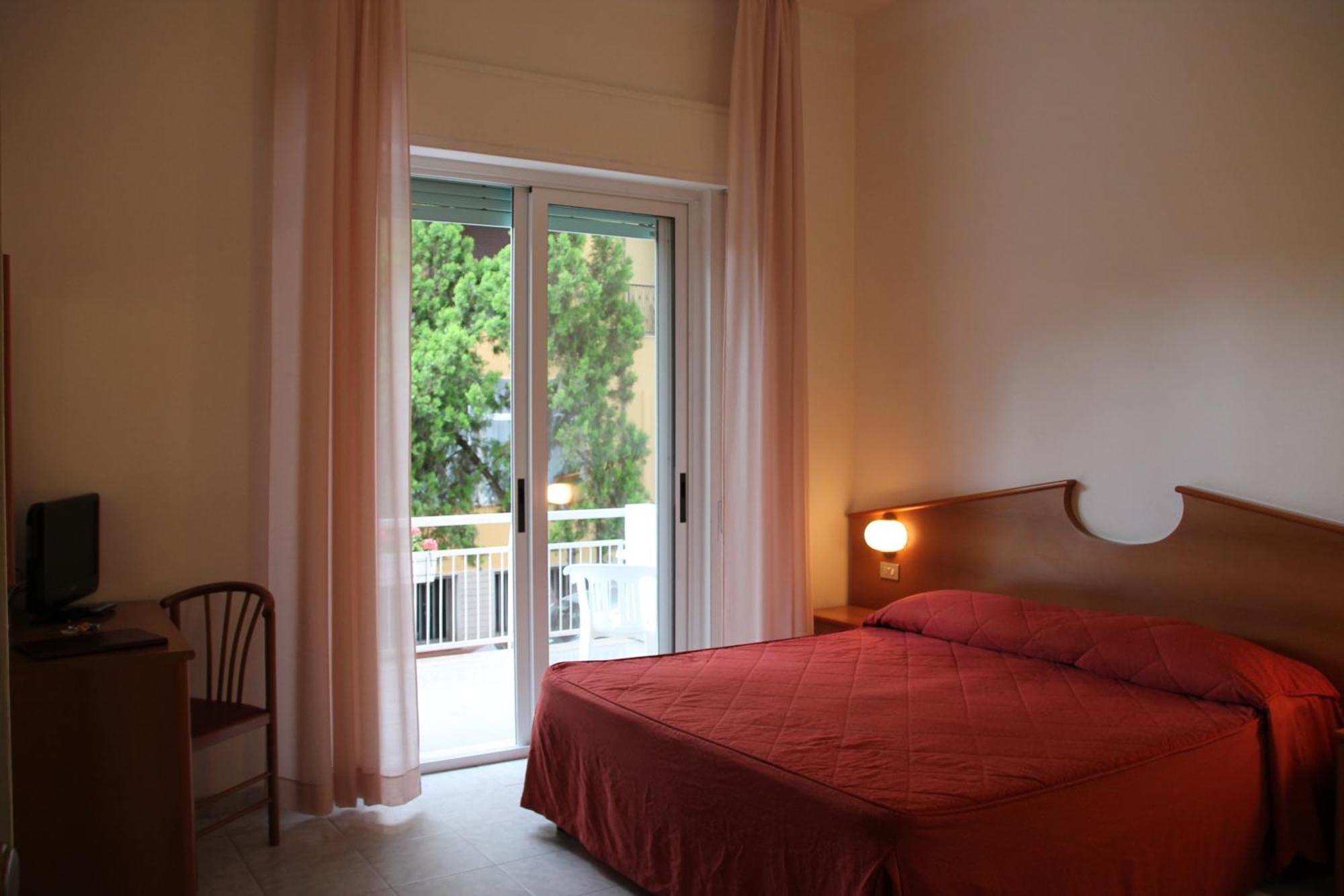 Hotel Helios Diano Marina Chambre photo