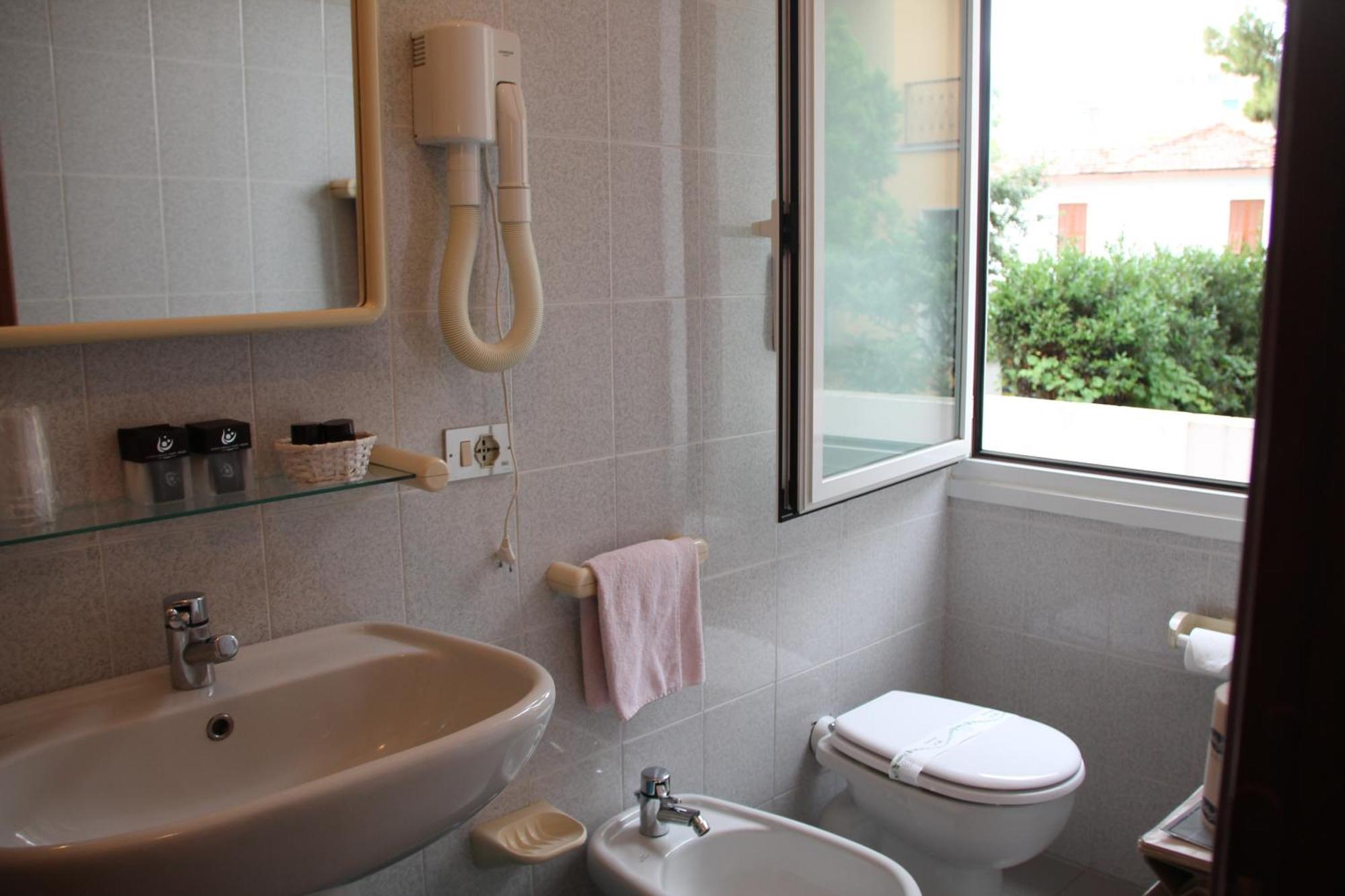 Hotel Helios Diano Marina Chambre photo