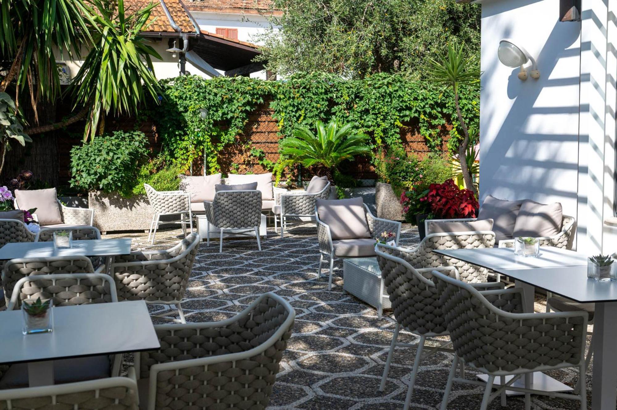 Hotel Helios Diano Marina Extérieur photo