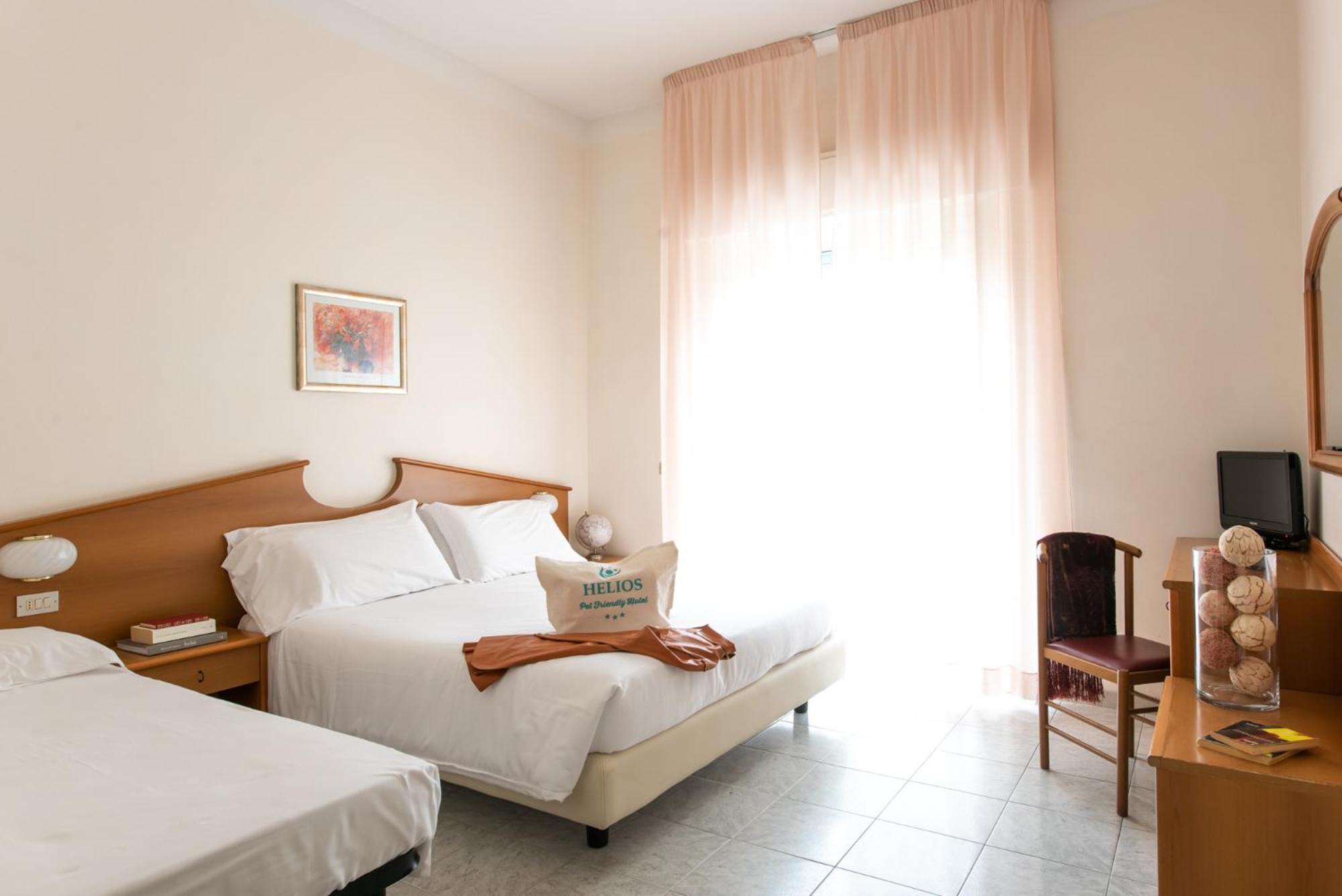 Hotel Helios Diano Marina Extérieur photo