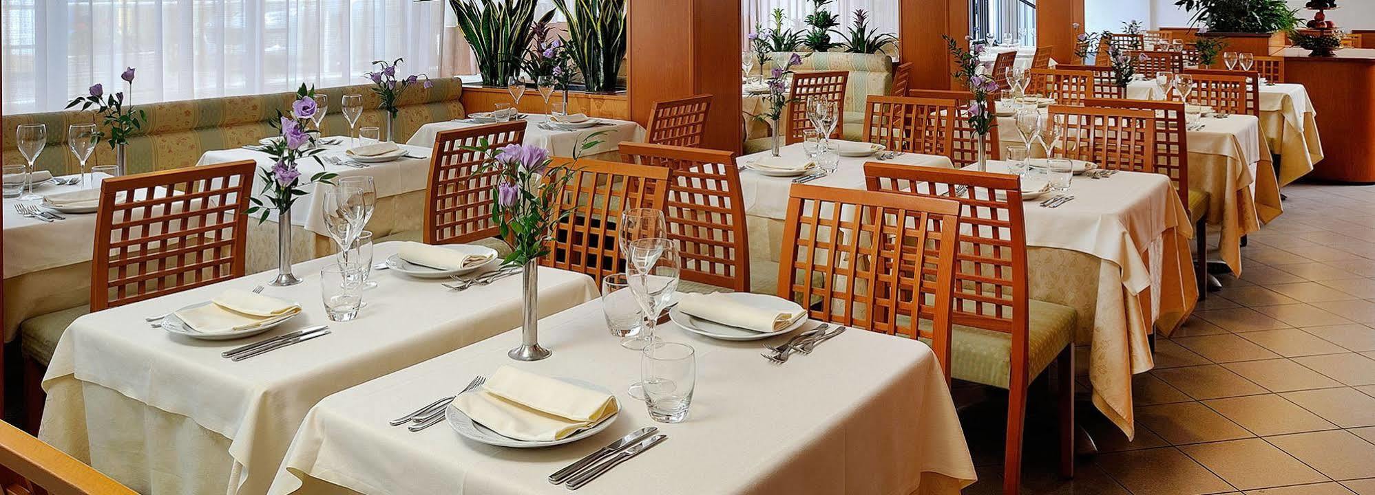 Hotel Helios Diano Marina Extérieur photo