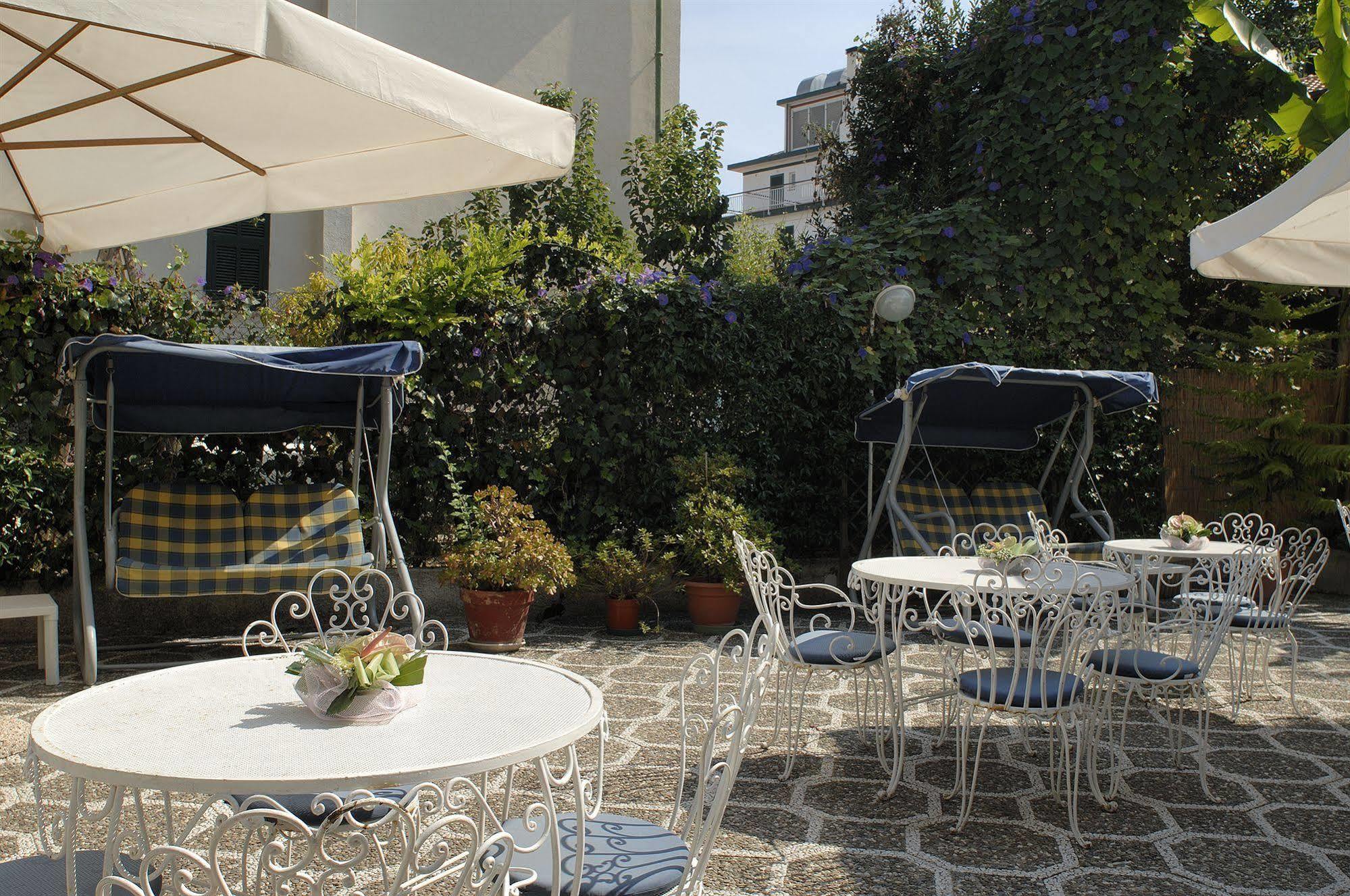 Hotel Helios Diano Marina Extérieur photo